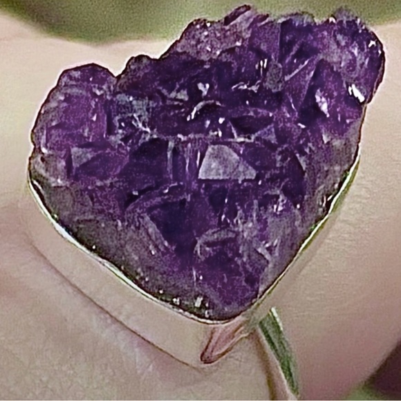 Raw Amethyst Geode Ring - Picture 5 of 9